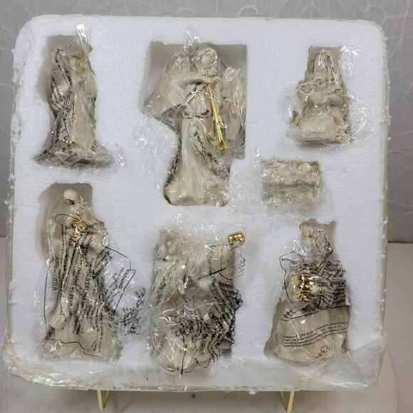 Lenox Christmas Nativity Set Ivory Porcelain 24 kt Gold Trim NEW Dead Stock 7 Pc - Picture 2 of 13